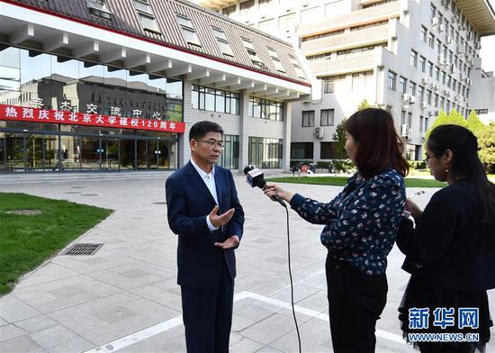 5月2日，北京大学马克思主义学院执行院长孙熙国接受新华社记者采访。新华社记者 张晨霖 摄